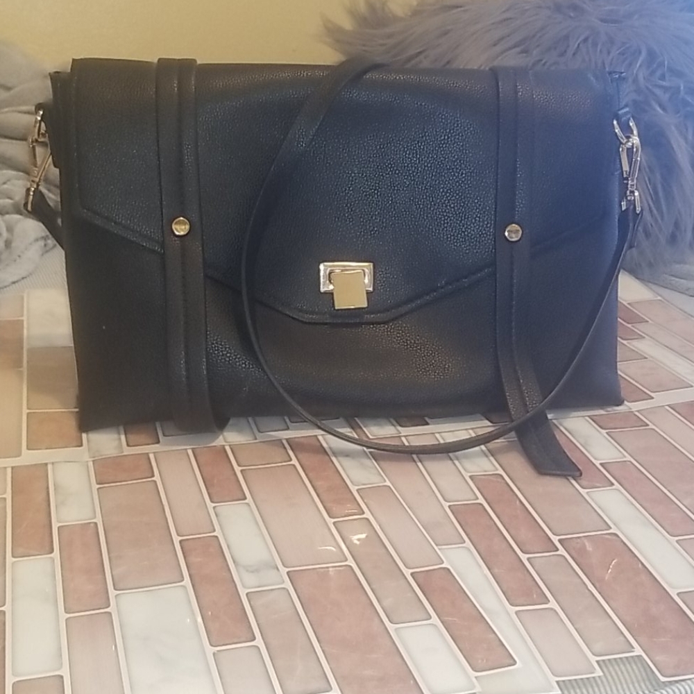 BLACK CROSSBODY BAG
